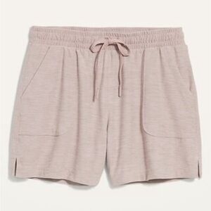 Old Navy Breathe On Utility Pocket Shorts in Icelandic Mineral - Size S
